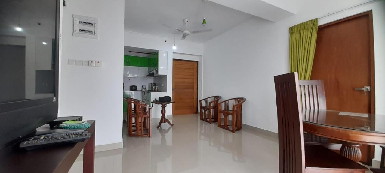 Апартаменти Oval View Residencies, *